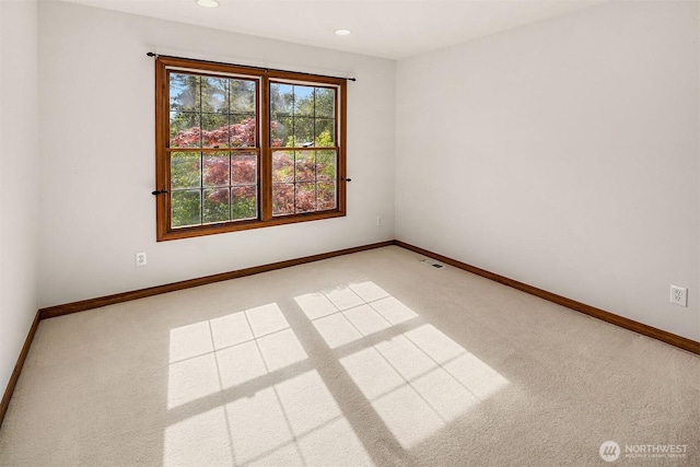 6220 146th Pl SE, Bellevue, WA 98006 - carpeted spare room featuring baseboards and recessed lighting
