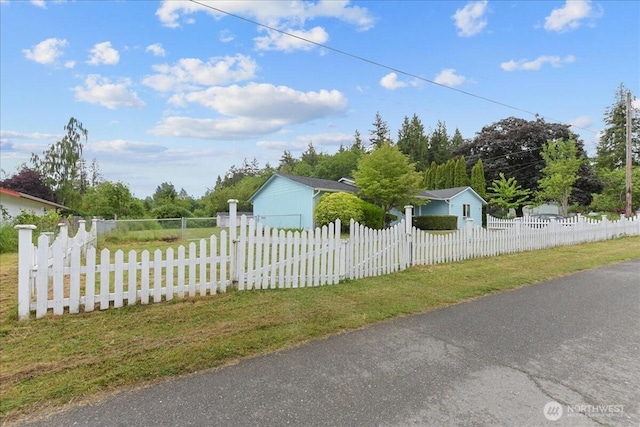 32509 80th Dr NW, Stanwood, WA 98292 - exterior space featuring a fenced front yard