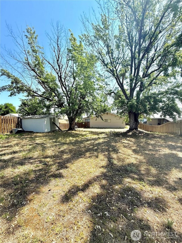 718 Ridge Pl, Omak, WA 98841 - view of yard