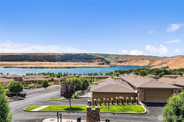 9159 Riverview Way NW Unit D39, Quincy, WA 98848 - aerial view of a water and mountain view