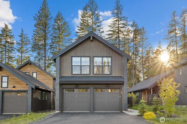 141 Panorama Dr, Cle Elum, WA 98922 - view of front of house featuring asphalt driveway and an attached garage