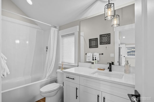 141 Panorama Dr, Cle Elum, WA 98922 - bathroom with toilet, vanity, shower / bath combination with curtain, and vaulted ceiling
