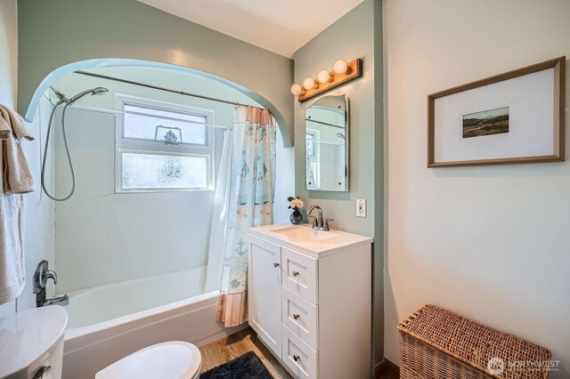 10758 22nd Ave SW, Seattle, WA 98146 - full bath featuring toilet, shower / bath combo with shower curtain, and vanity