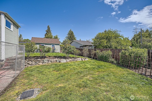 10758 22nd Ave SW, Seattle, WA 98146 - view of yard with an outbuilding