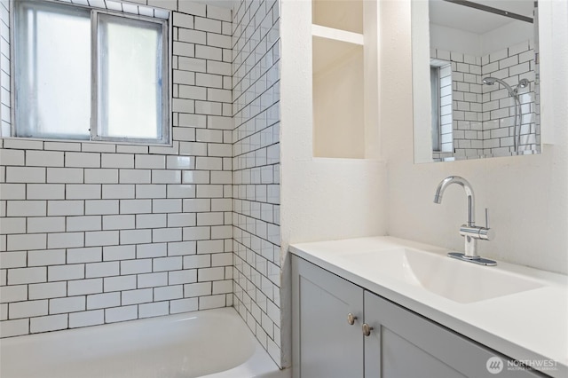 325 NW 2nd Ave, Kelso, WA 98626 - full bath with vanity and bathing tub / shower combination