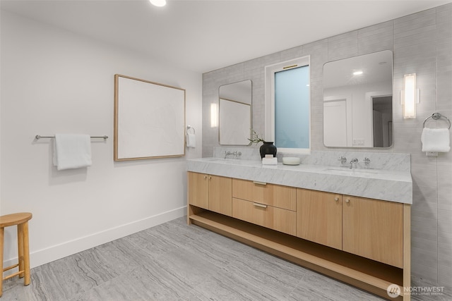 238 4th Ave Unit 101, Kirkland, WA 98033 - full bath with double vanity and baseboards