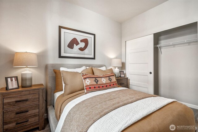 12111 127th Avenue Ct E Unit 92, Puyallup, WA 98374 - bedroom featuring carpet, a closet, and baseboards