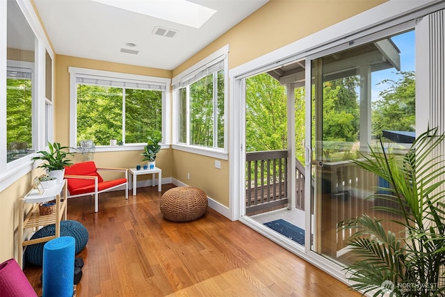 5102 S Frontenac St, Seattle, WA 98118 - sunroom / solarium with a skylight