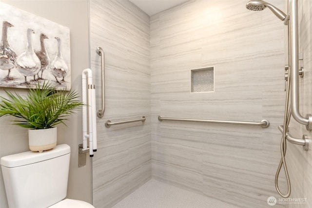 17801 111th Ave SE, Renton, WA 98055 - full bathroom featuring a tile shower and toilet