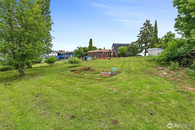 1656 Bishop Rd, Chehalis, WA 98532 - view of green lawn featuring an outbuilding