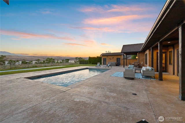 510 Lakeside Way SW, Mattawa, WA 99349 - swimming pool with a patio area and an outdoor living space
