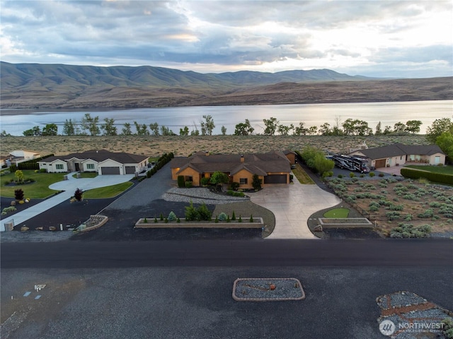 510 Lakeside Way SW, Mattawa, WA 99349 - drone / aerial view of a water and mountain view