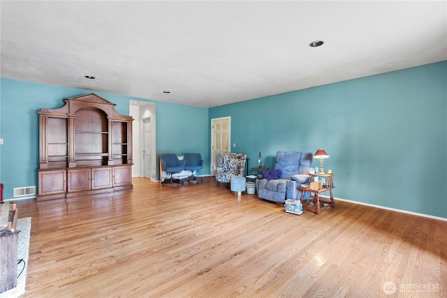 9712 126th St E, Puyallup, WA 98373 - living room with wood finished floors and baseboards
