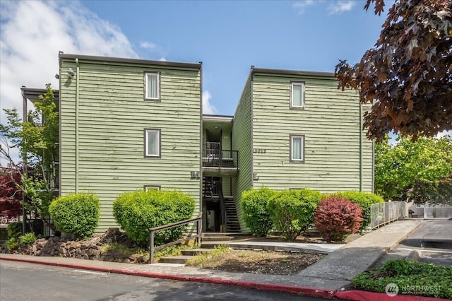13013 E Gibson Rd Unit M223, Everett, WA 98204 - view of front facade with stairway
