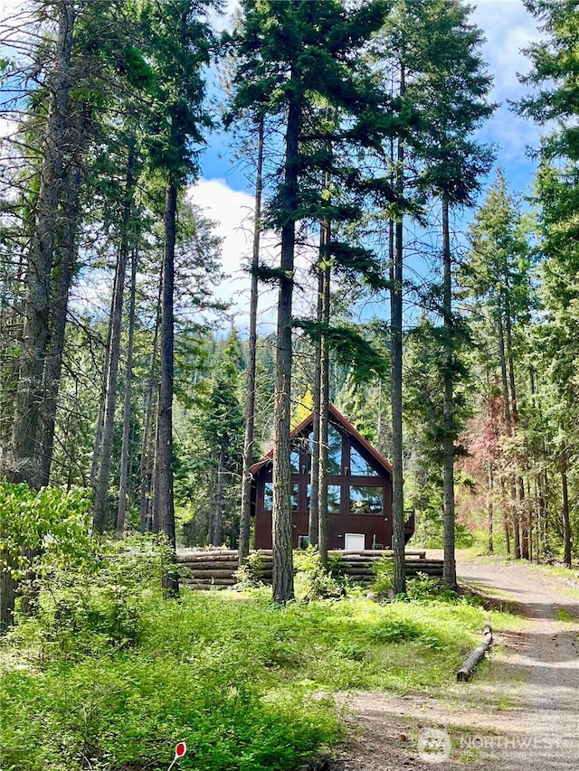 760 Rodeo Rd, Cle Elum, WA 98922 - view of front of house with a forest view