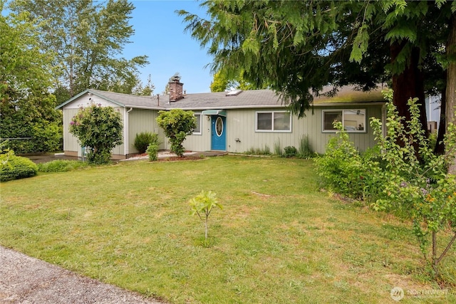 2018 S 253rd St, Des Moines, WA 98198 - ranch-style home featuring a chimney and a front lawn
