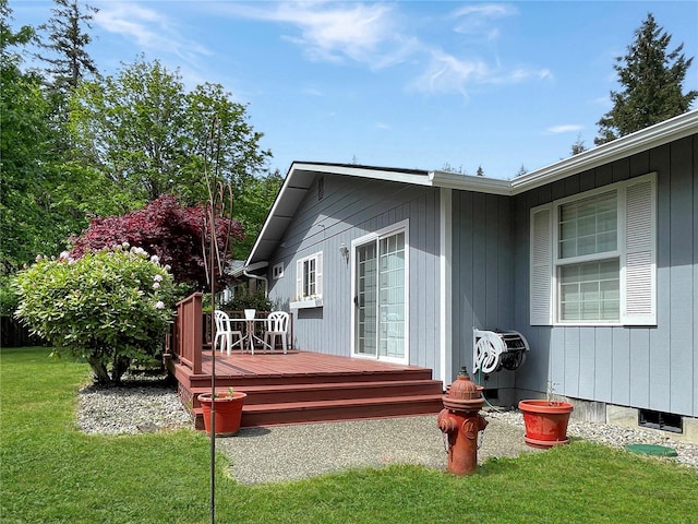 2147 Beverly Blvd, Shelton, WA 98584 - deck with a yard