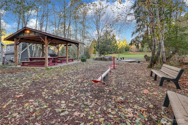 9385 NE N Town Loop, Bainbridge Island, WA 98110 - surrounding community featuring a gazebo