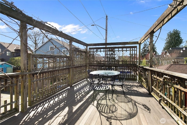 2011 E Cherry St, Seattle, WA 98122 - view of wooden terrace