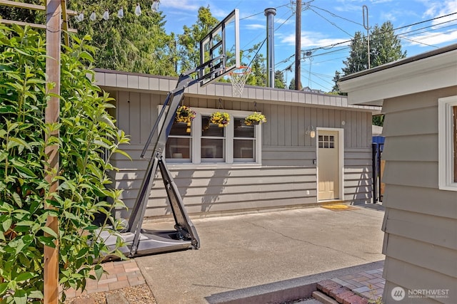 7510 Fauntleroy Way SW, Seattle, WA 98136 - view of patio / terrace