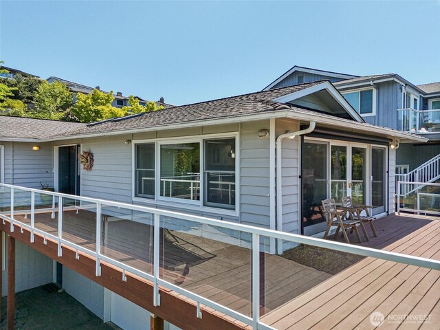 5758 Overlook Ave NE, Tacoma, WA 98422 - view of wooden terrace