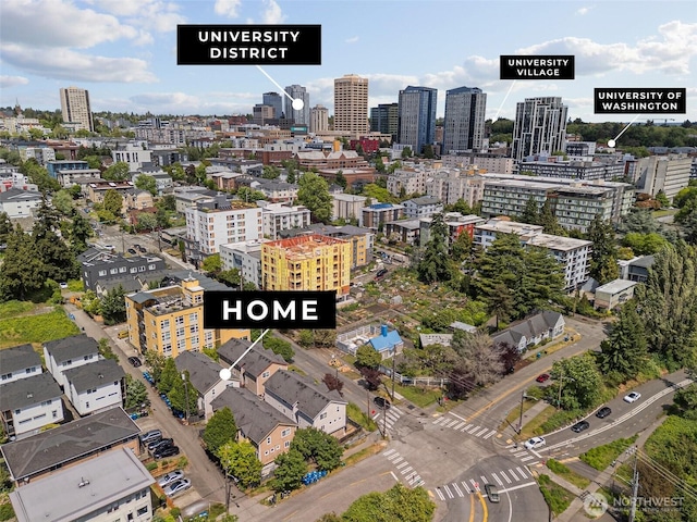 672 NE 40th St, Seattle, WA 98105 - view of urban area
