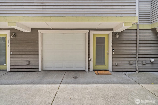 672 NE 40th St, Seattle, WA 98105 - view of garage