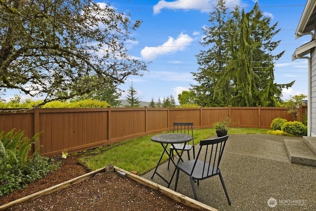 3707 Simmons Heights Ln SW, Tumwater, WA 98512 - view of yard with a patio area