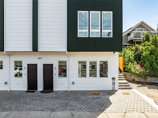 2817 Franklin Ave E Unit A, Seattle, WA 98102 - view of front of property featuring a patio area
