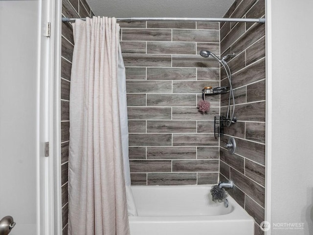13576 NE Rd 10, Moses Lake, WA 98837 - bathroom featuring shower / bath combo