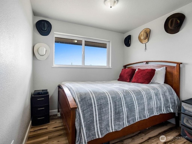 13576 NE Rd 10, Moses Lake, WA 98837 - bedroom with wood finished floors and baseboards