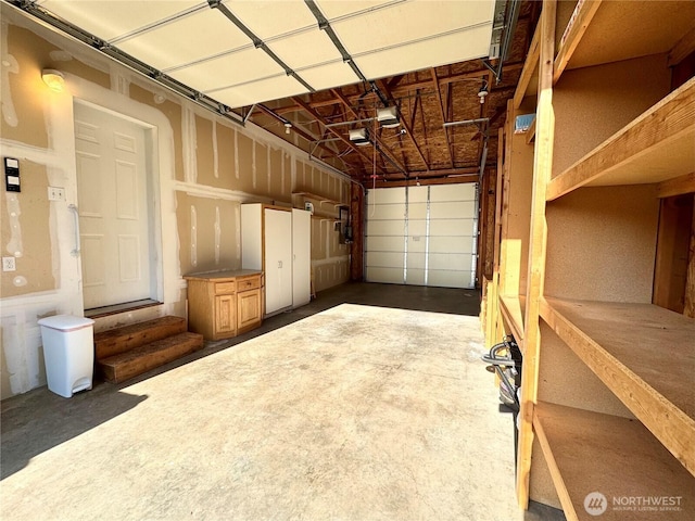 173 Steelhead Dr, Silver Creek, WA 98585 - garage with a garage door opener