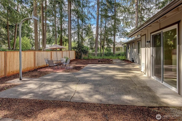 19055 SE 269th St, Covington, WA 98042 - fenced backyard with a patio area and outdoor dining area