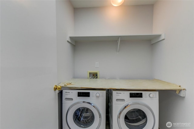 14531 86th Pl NE, Kenmore, WA 98028 - laundry area with washing machine and dryer