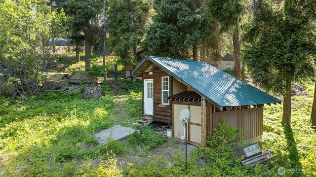 131 Horse Heaven Rd, Cle Elum, WA 98922 - view of shed with entry steps