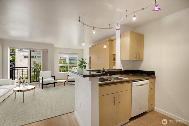 108 5th Ave S Unit 720, Seattle, WA 98104 - photo 9