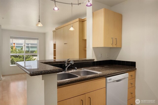 108 5th Ave S Unit 720, Seattle, WA 98104 - photo 10