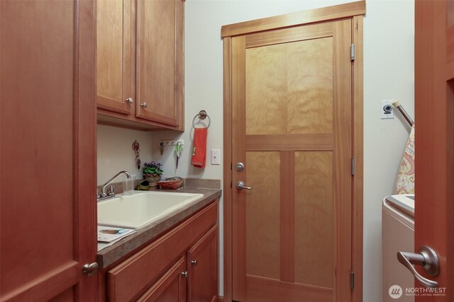 1770 SW Aberdeen Ct, Oak Harbor, WA 98277 - washroom with cabinet space
