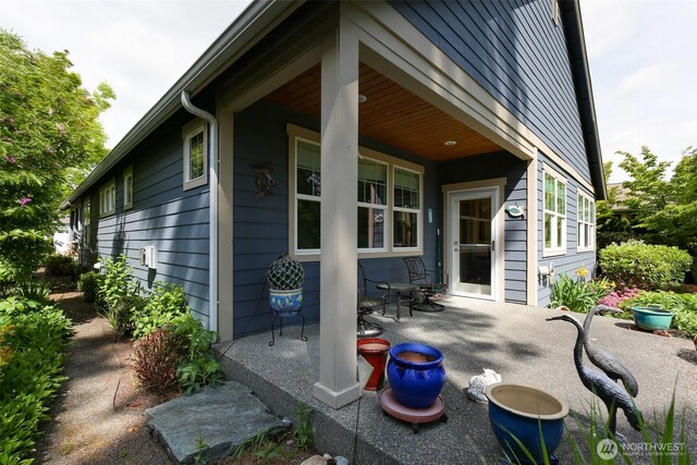 1770 SW Aberdeen Ct, Oak Harbor, WA 98277 - view of porch