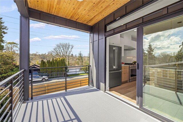 6730 21st Ave SW, Seattle, WA 98106 - view of balcony