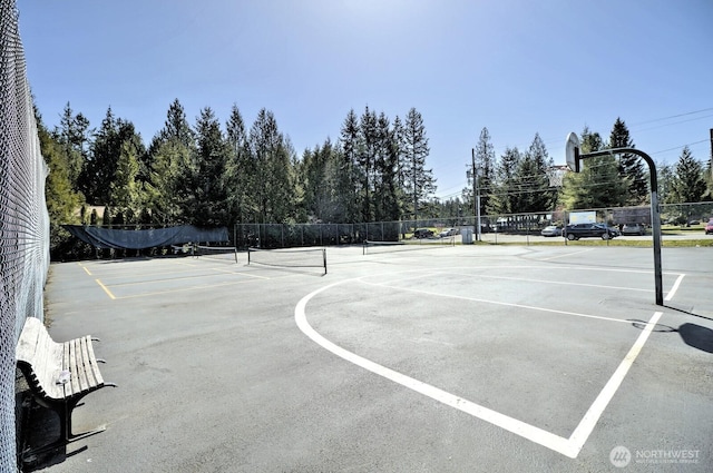201 E Sleaford Rd, Shelton, WA 98584 - view of sport court featuring a tennis court and community basketball court