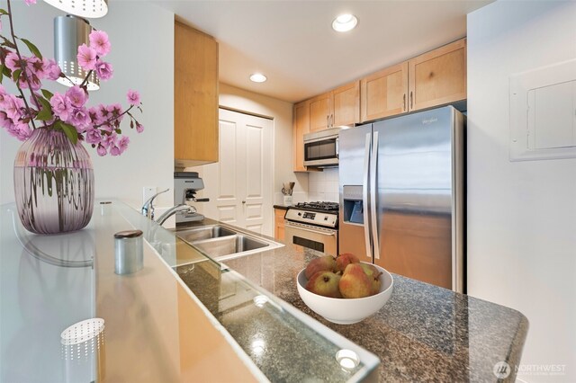 2929 1st Ave Unit 720, Seattle, WA 98121 - photo 5