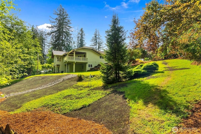 434 N 8th St, Montesano, WA 98563 - view of green lawn with a balcony