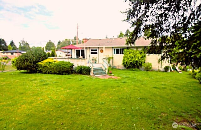 31405 10th Ave S, Federal Way, WA 98003 - back of property with a lawn