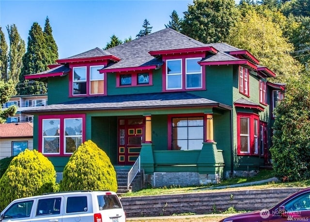 806 N Garden St, Bellingham, WA 98225 - view of front facade with covered porch and a shingled roof
