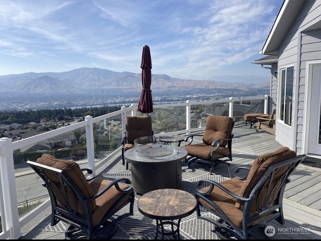 1809 Briarwood Pl, Wenatchee, WA 98802 - deck featuring a mountain view