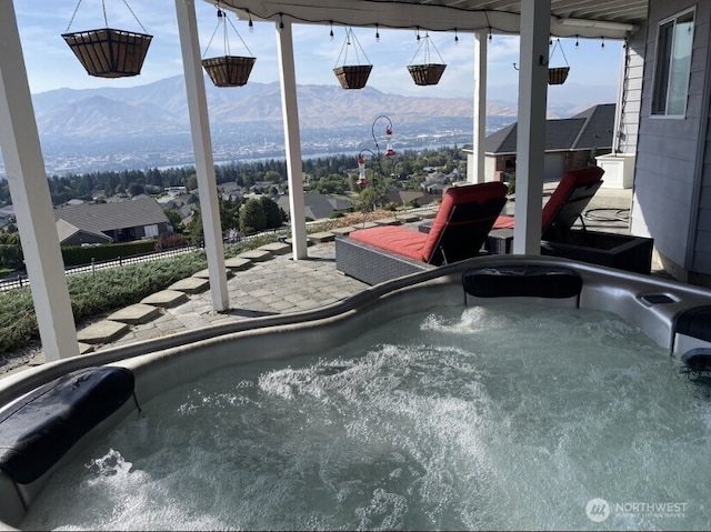 1809 Briarwood Pl, Wenatchee, WA 98802 - view of pool featuring a mountain view, a patio area, and a pool