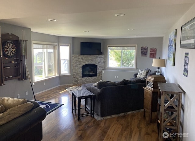 1809 Briarwood Pl, Wenatchee, WA 98802 - living area with wood finished floors, a fireplace, baseboards, and recessed lighting
