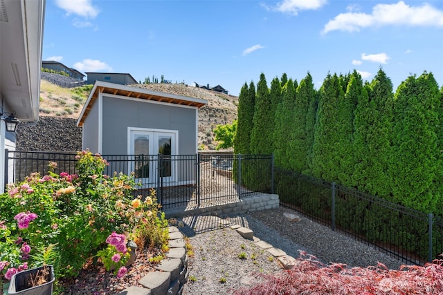 1809 Briarwood Pl, Wenatchee, WA 98802 - fenced backyard with french doors