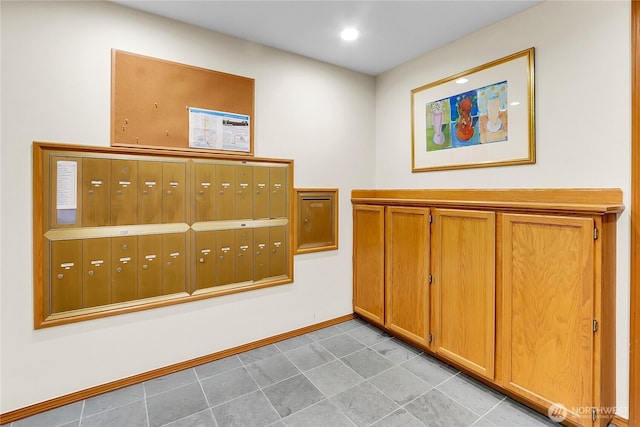 2040 13th Ave W Unit 13, Seattle, WA 98119 - interior space featuring mail area and recessed lighting